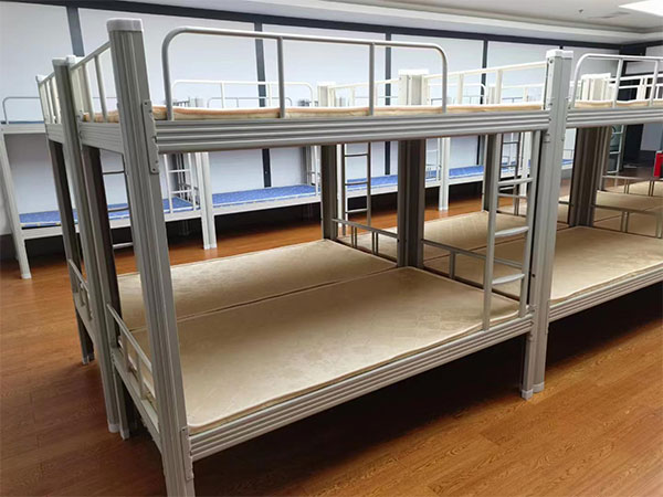 學(xué)生上下床