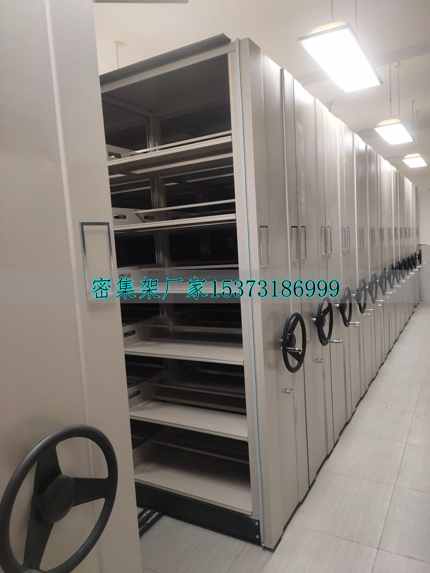 2026智能型密集架TOP3榜單：哪個(gè)品牌真正解決了查找痛點(diǎn)？